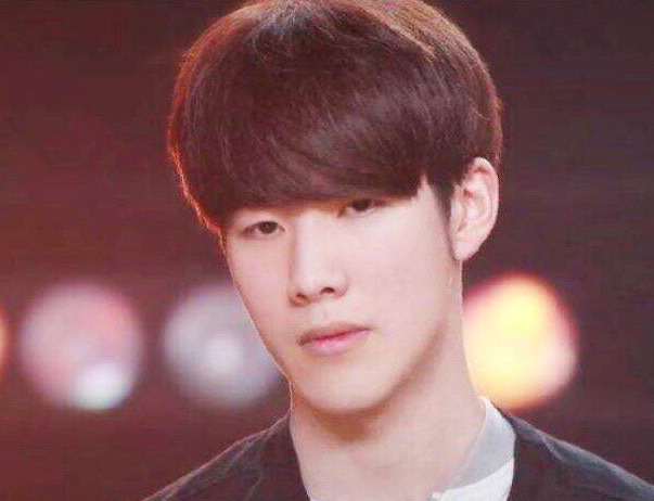 电竞比分网：王者荣耀KPL秋季赛，成都AG超玩会实力碾压 3：1 上海EDG.M