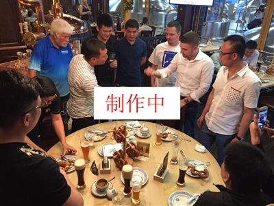豪华！英雄联盟全球总决赛奖杯由知名品牌蒂芙尼重新塑造